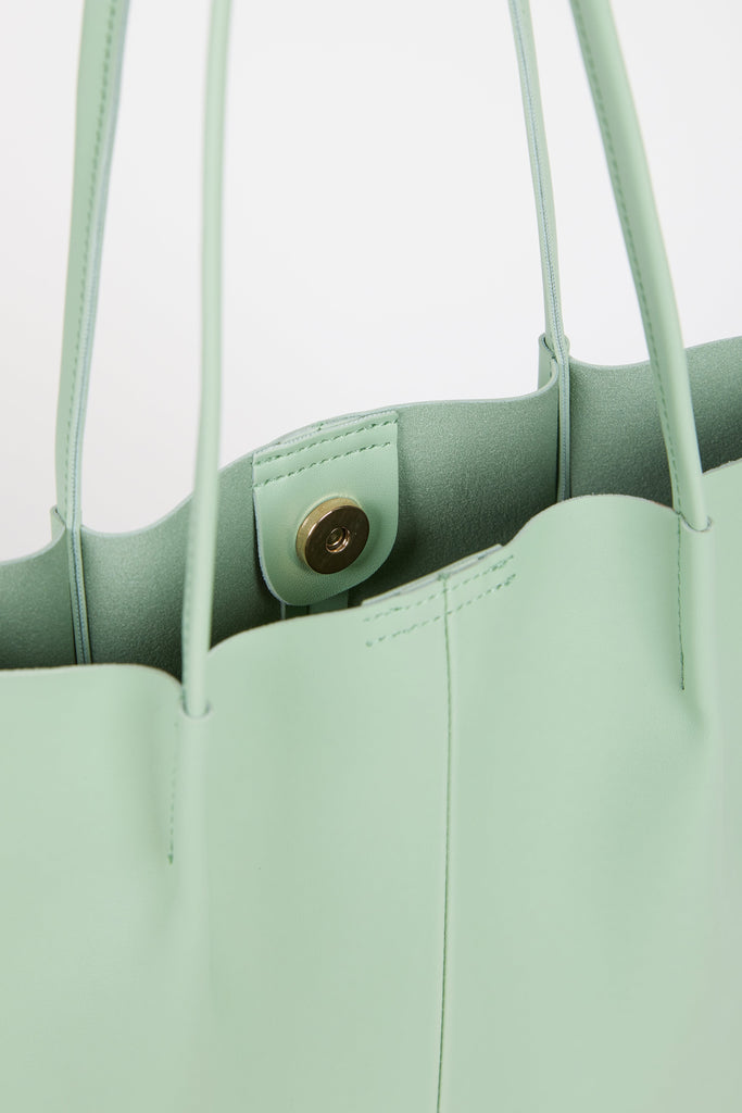 Sage green vegan leather pinched strap tote bag_4