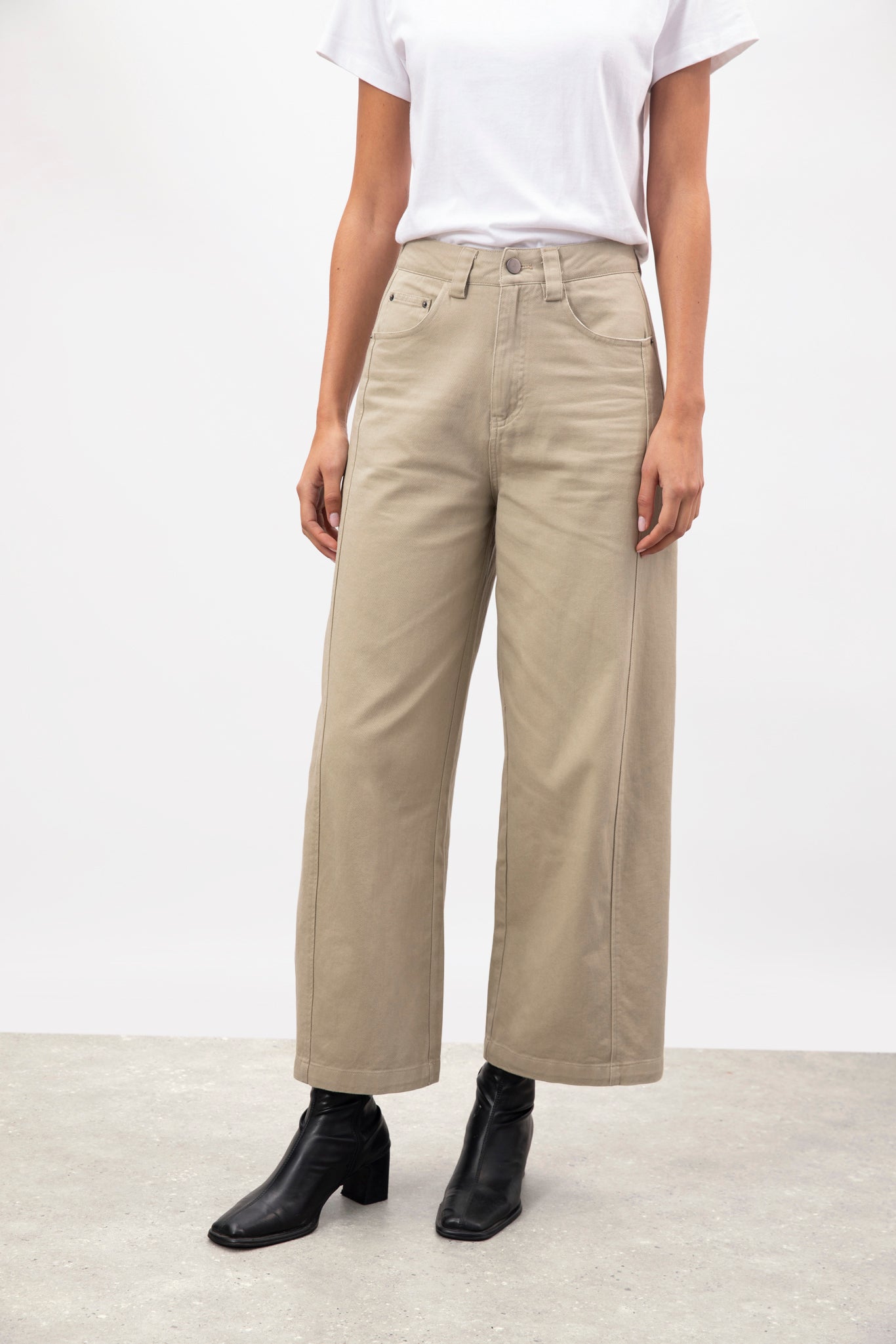 Sand beige twisted seam wide leg jeans_1