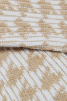 White and beige wool blend houndstooth socks_2