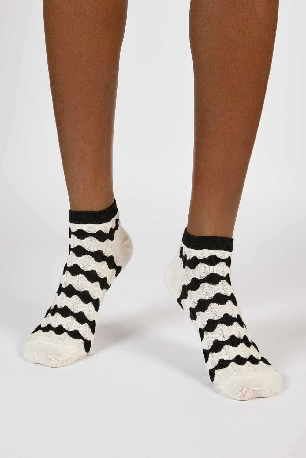 White and black textured pop socks_2