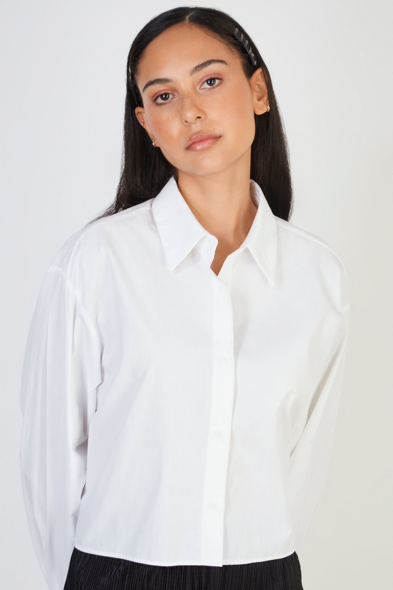 White box pleat back shirt_2