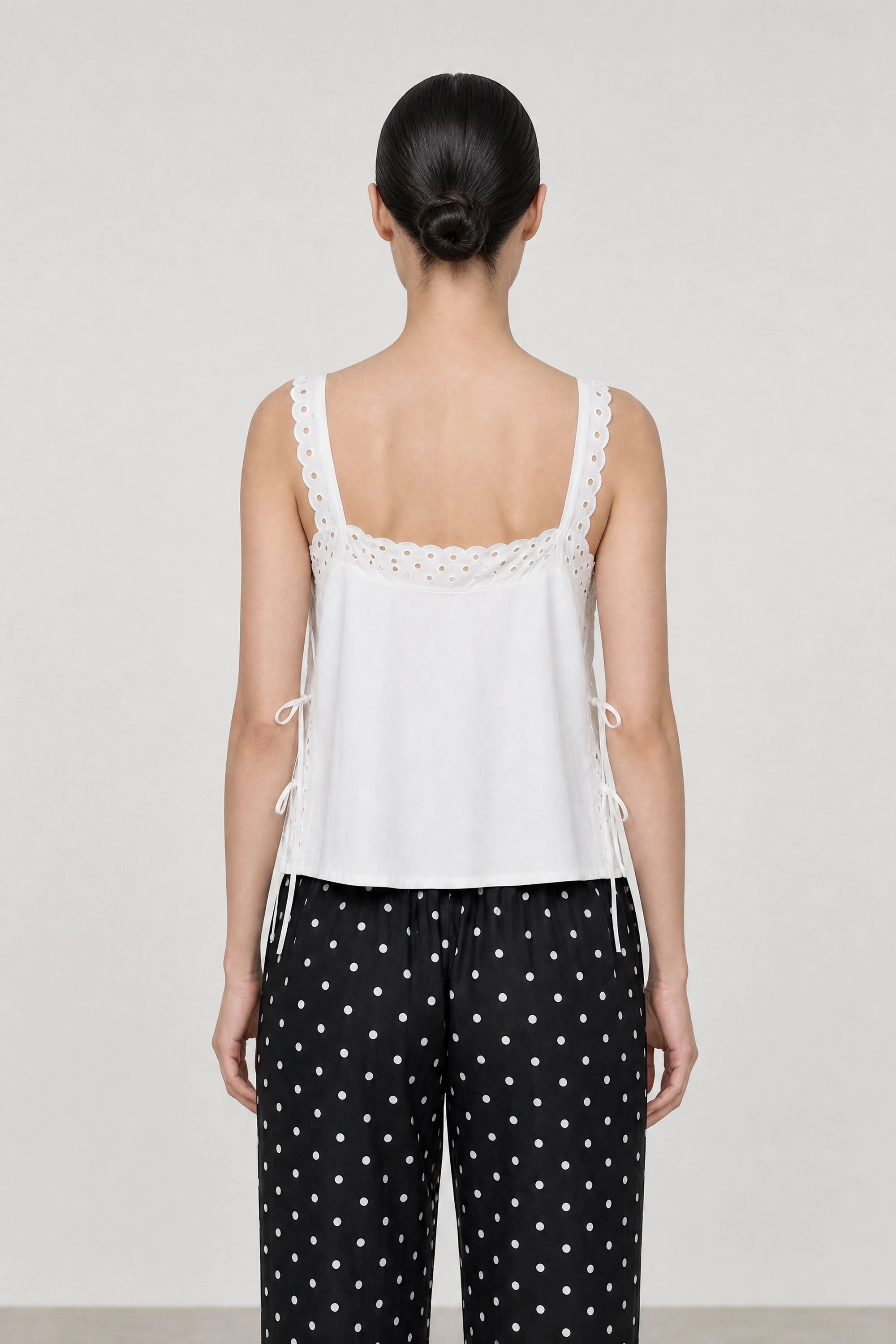 White eyelet trim pleated double tie tank_2