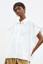 White gathered shoulder short sleeved shirt_1
