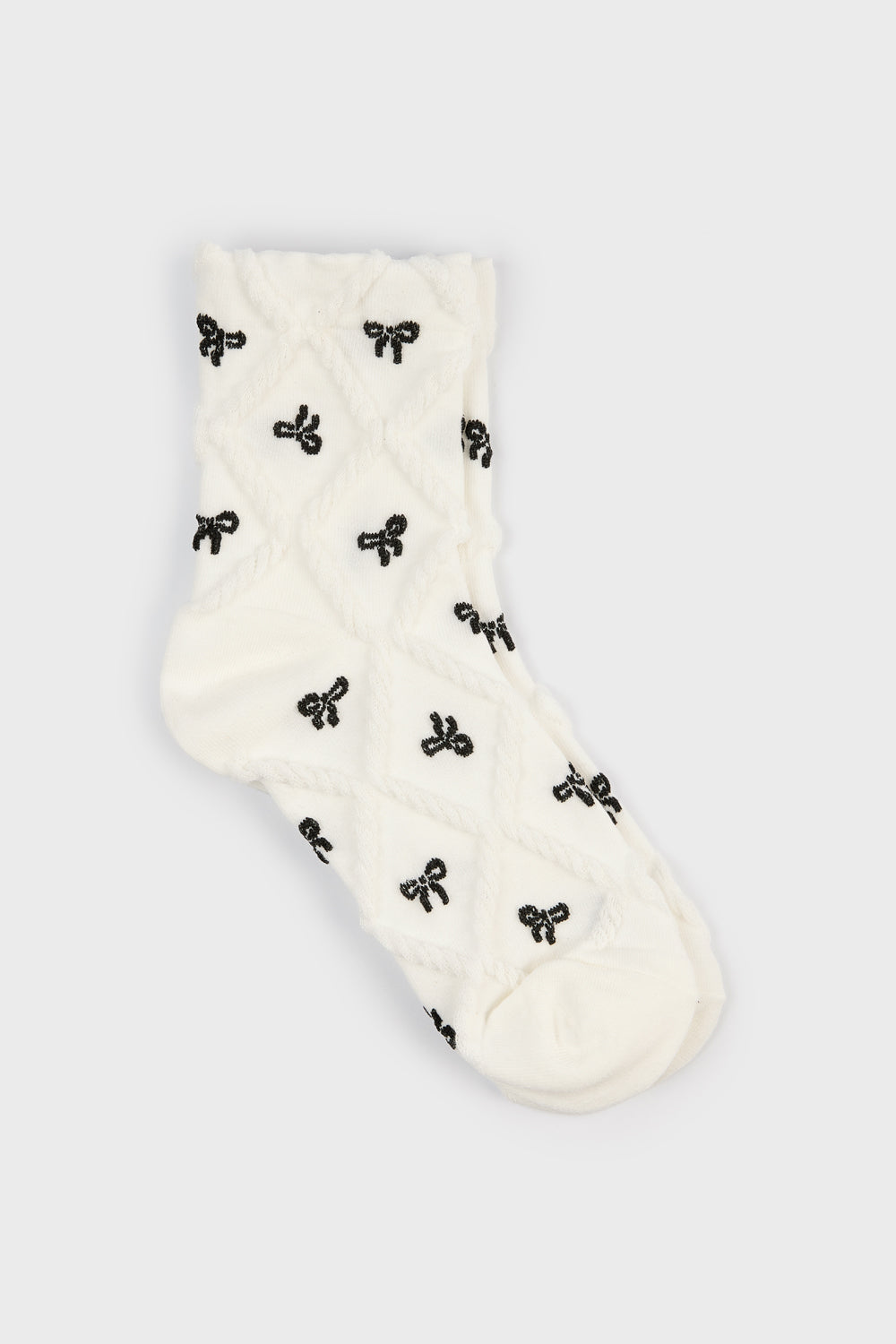 Ivory and black tiny bow diamond texture socks_3