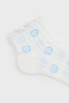 White ribbed blue smiley face ruffle trim socks_2