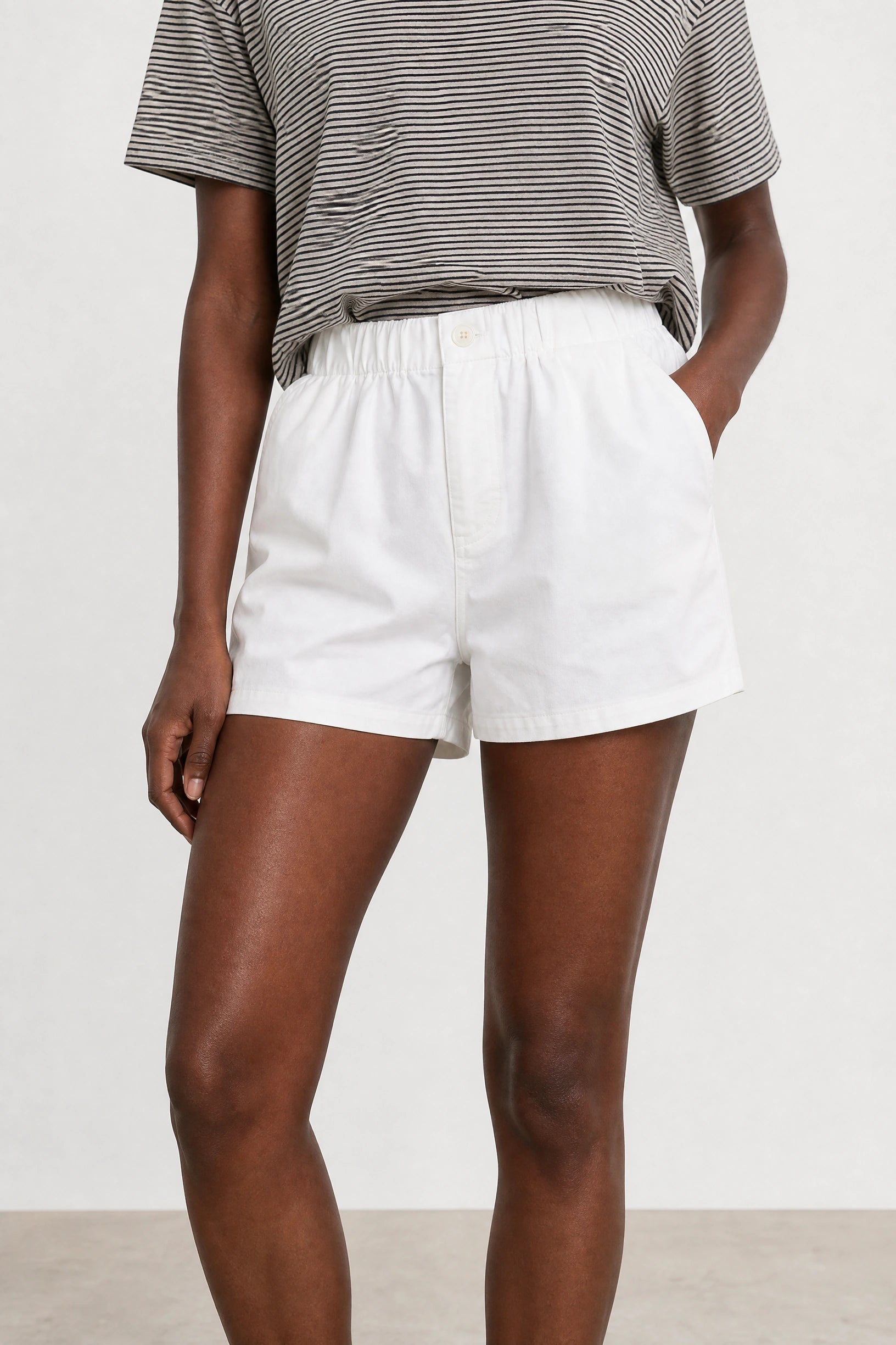 White ruched waist simple tailored shorts_3