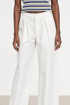 White nylon blend smart balloon leg trousers_4