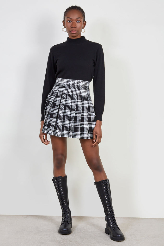 White and black houndstooth pleated knit skirt_3