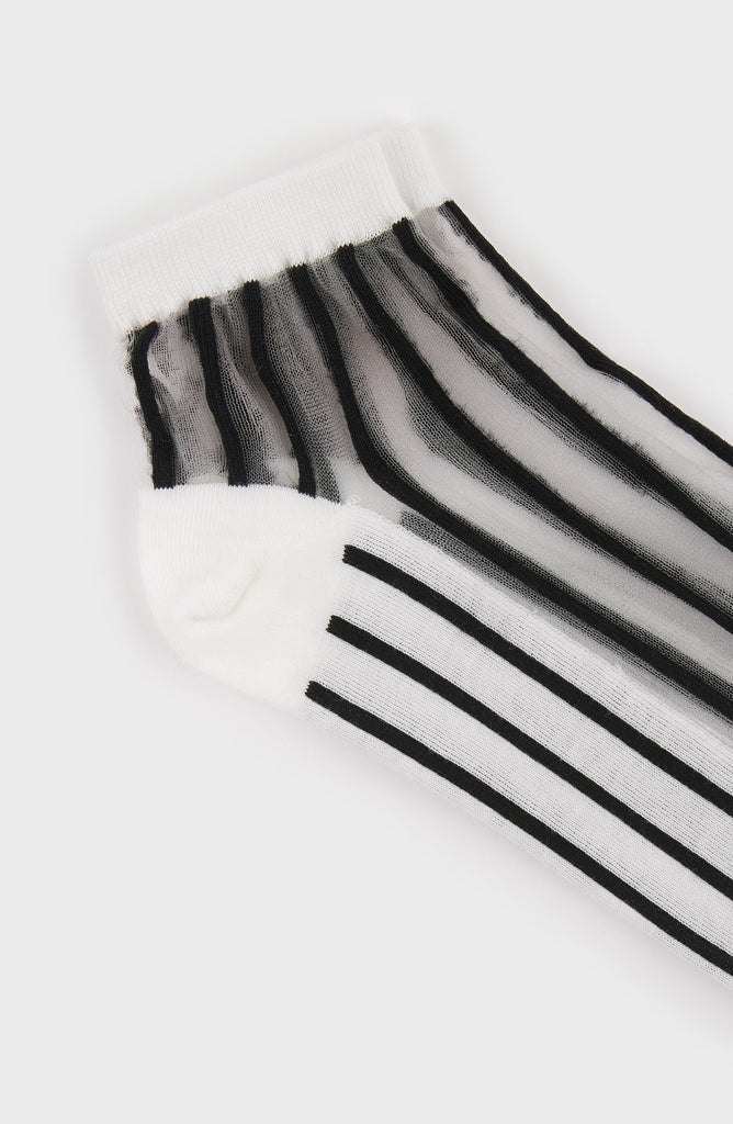 White and black sheer referee stripe ankle socks_3