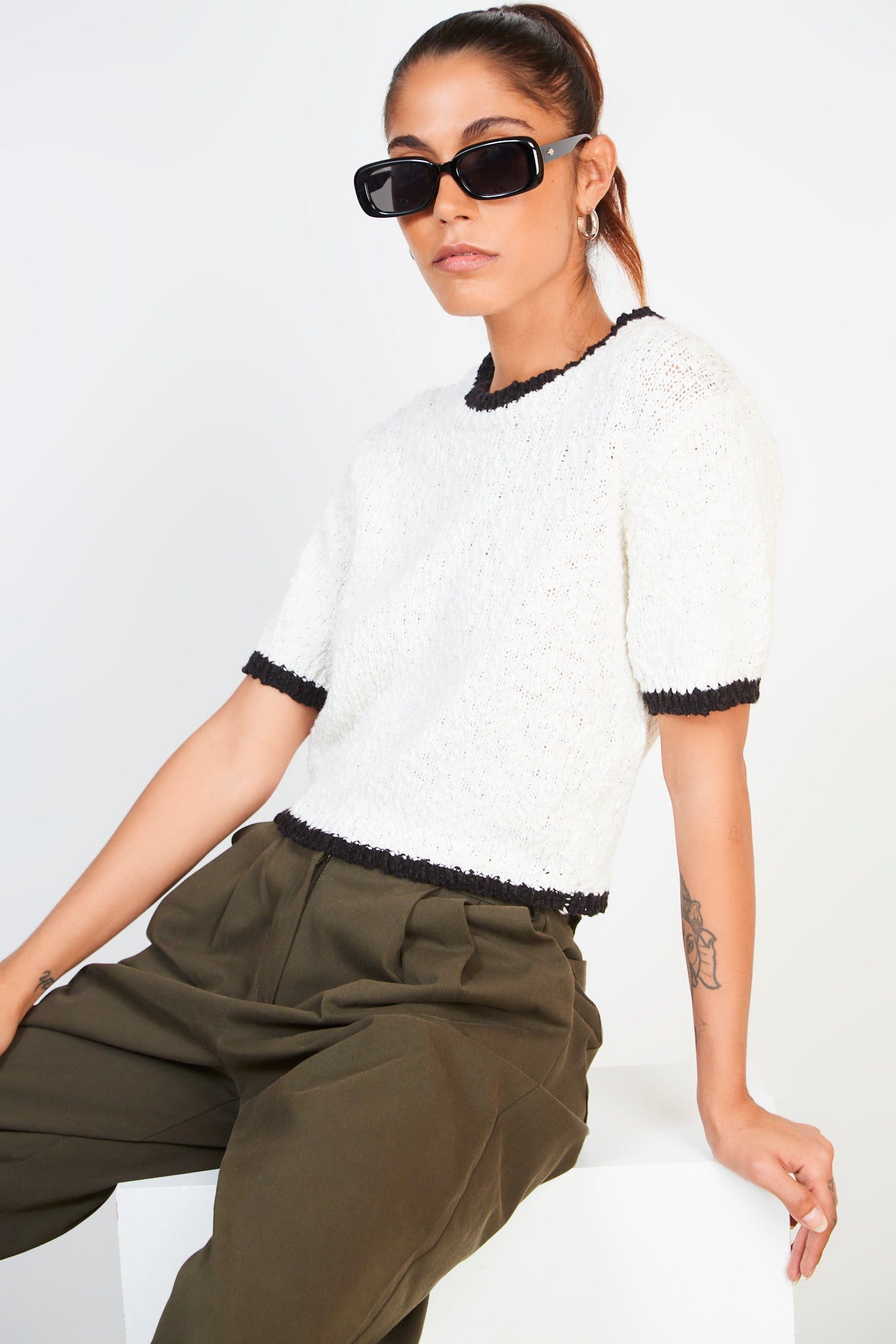 White and black trim knit tee_3