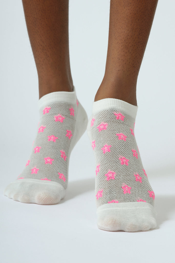 White and hot pink star ankle socks_1