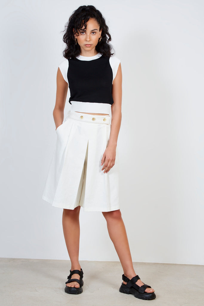 White button belted tailored shorts_3