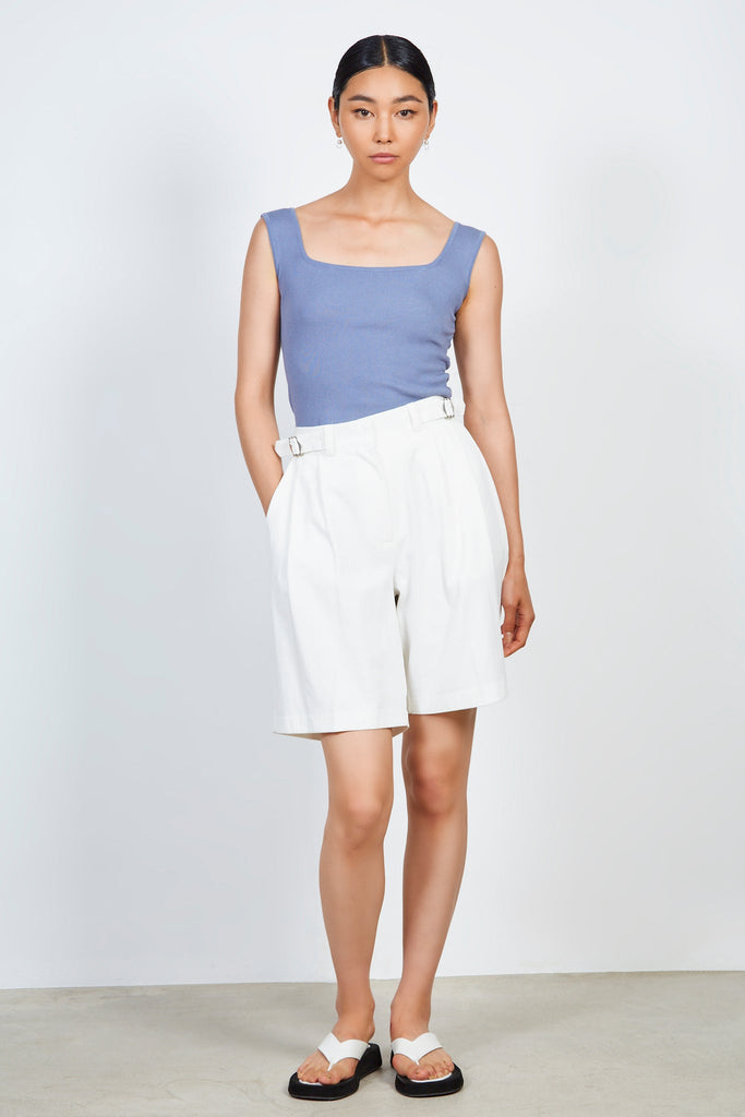 White cinch waist tailored shorts_3