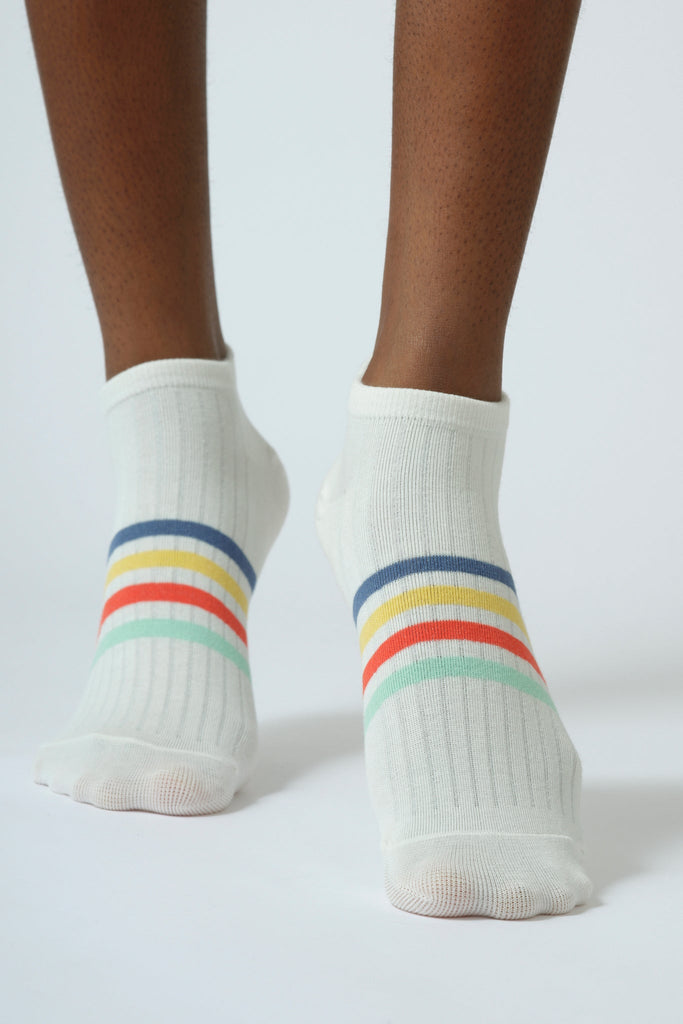 White multicolour striped ankle socks_2