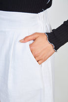 White pleated shorts_4