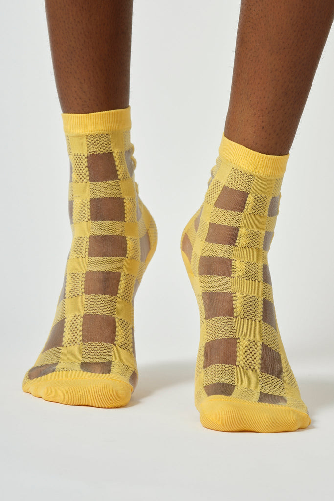 Yellow sheer gingham check socks_2
