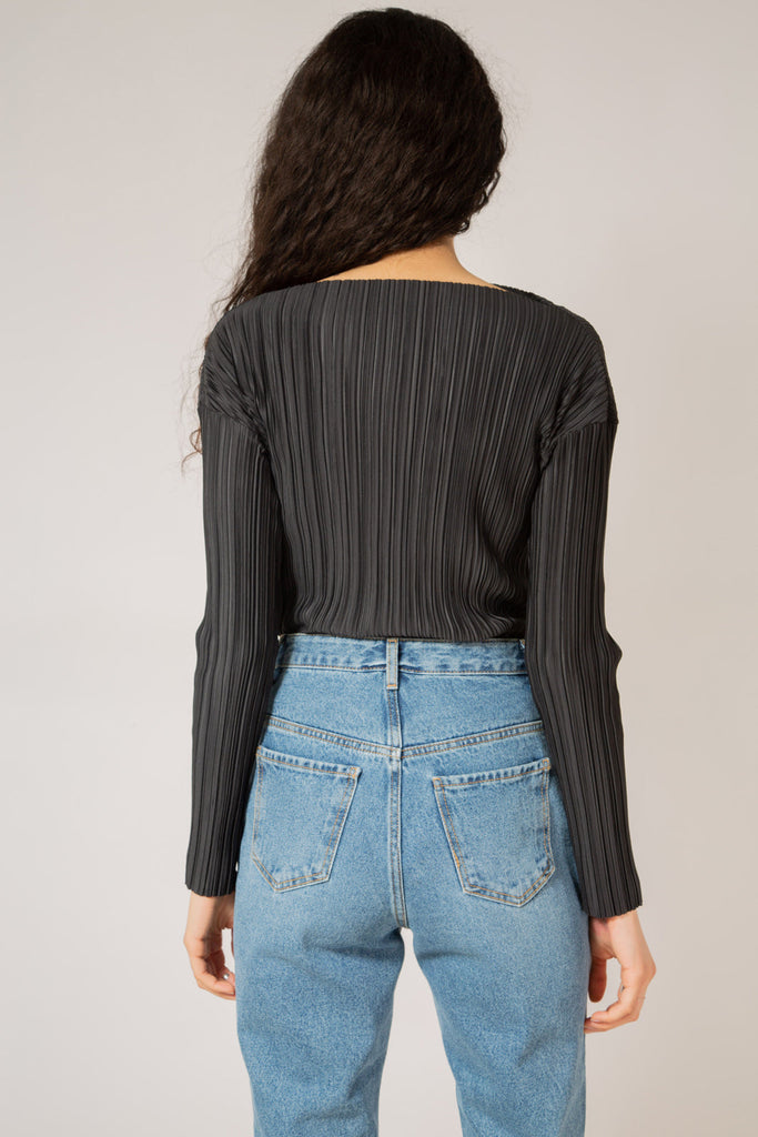 Black pleat ribbed wide neck top_6