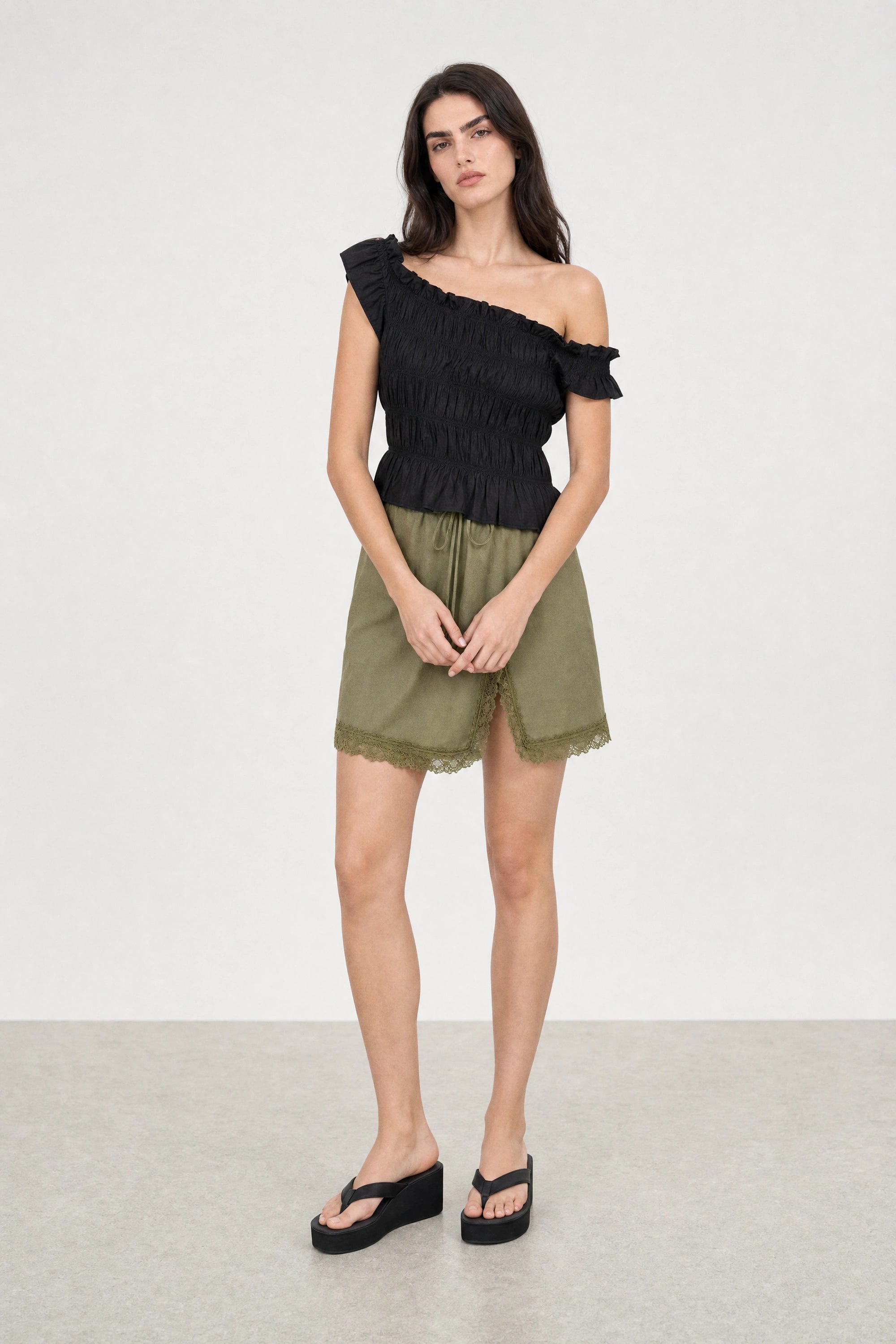 Black wide ruched asymmetric tank_3