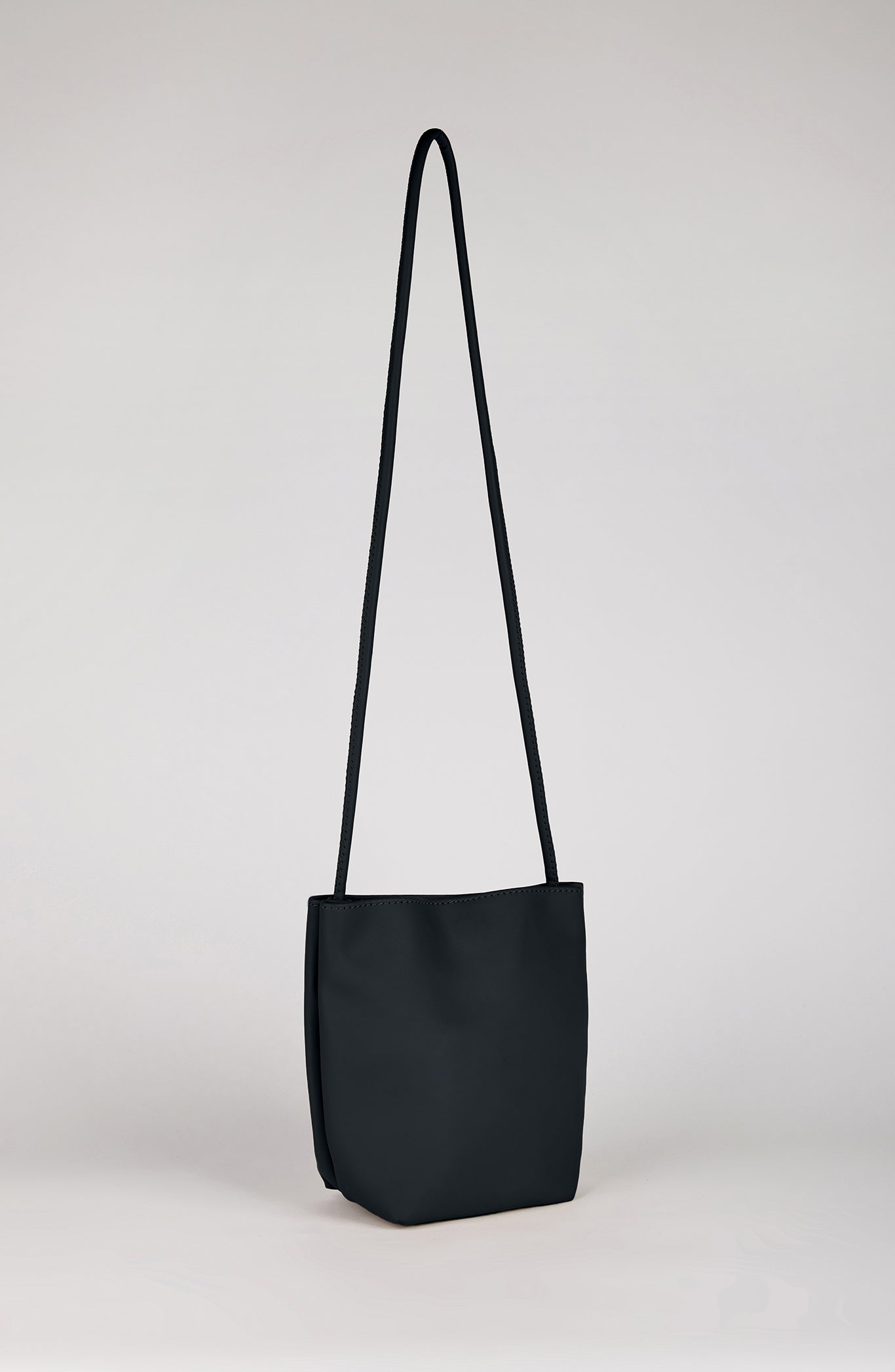 Black vegan leather small cross body bag_2