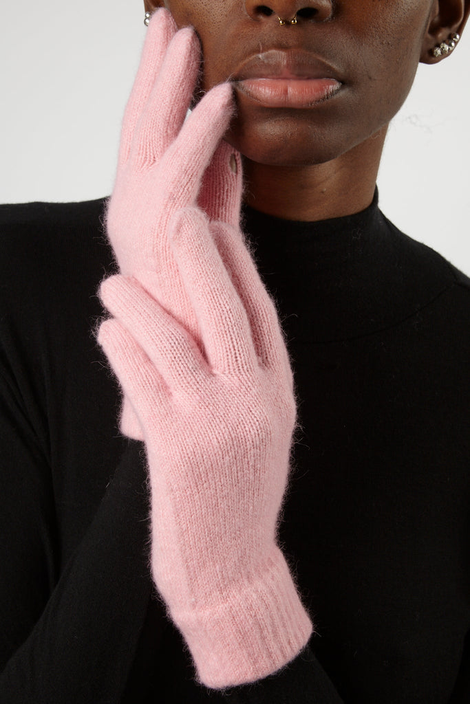 Light pink mohair gloves_3