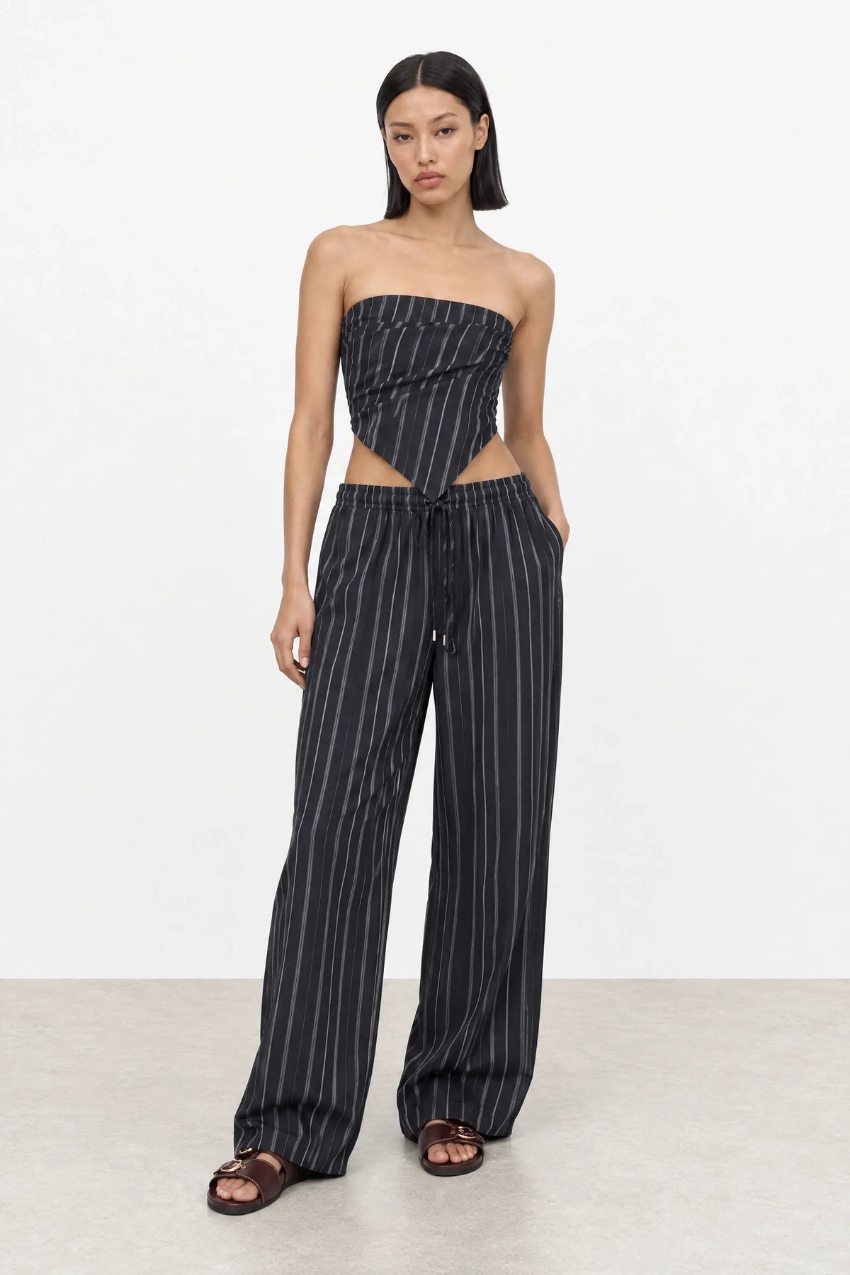 Navy blue and white linen blend striped scarf waist trousers_5