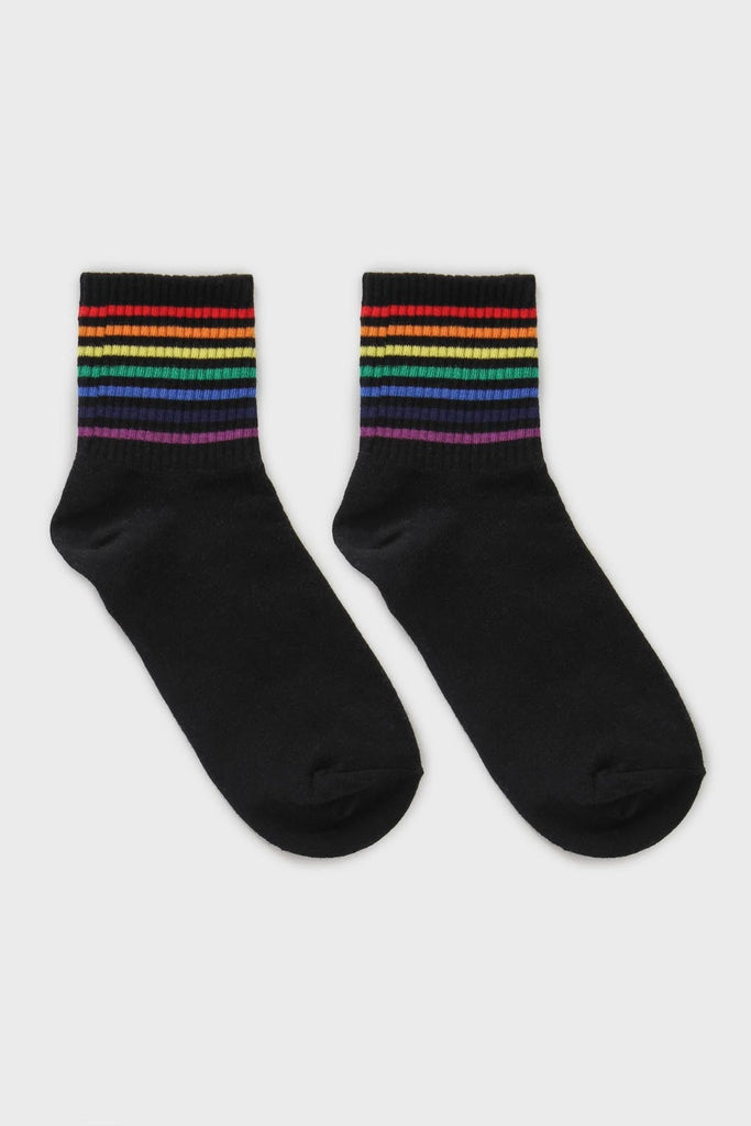 Black spaced rainbow ankle socks_3