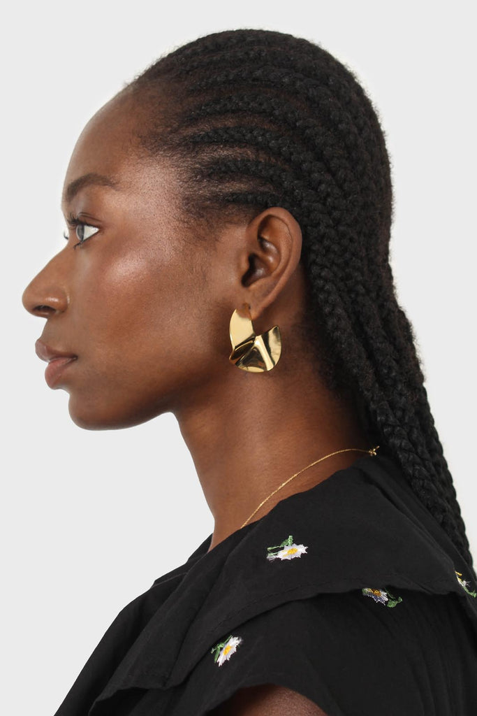 Gold folded circle earrings_3