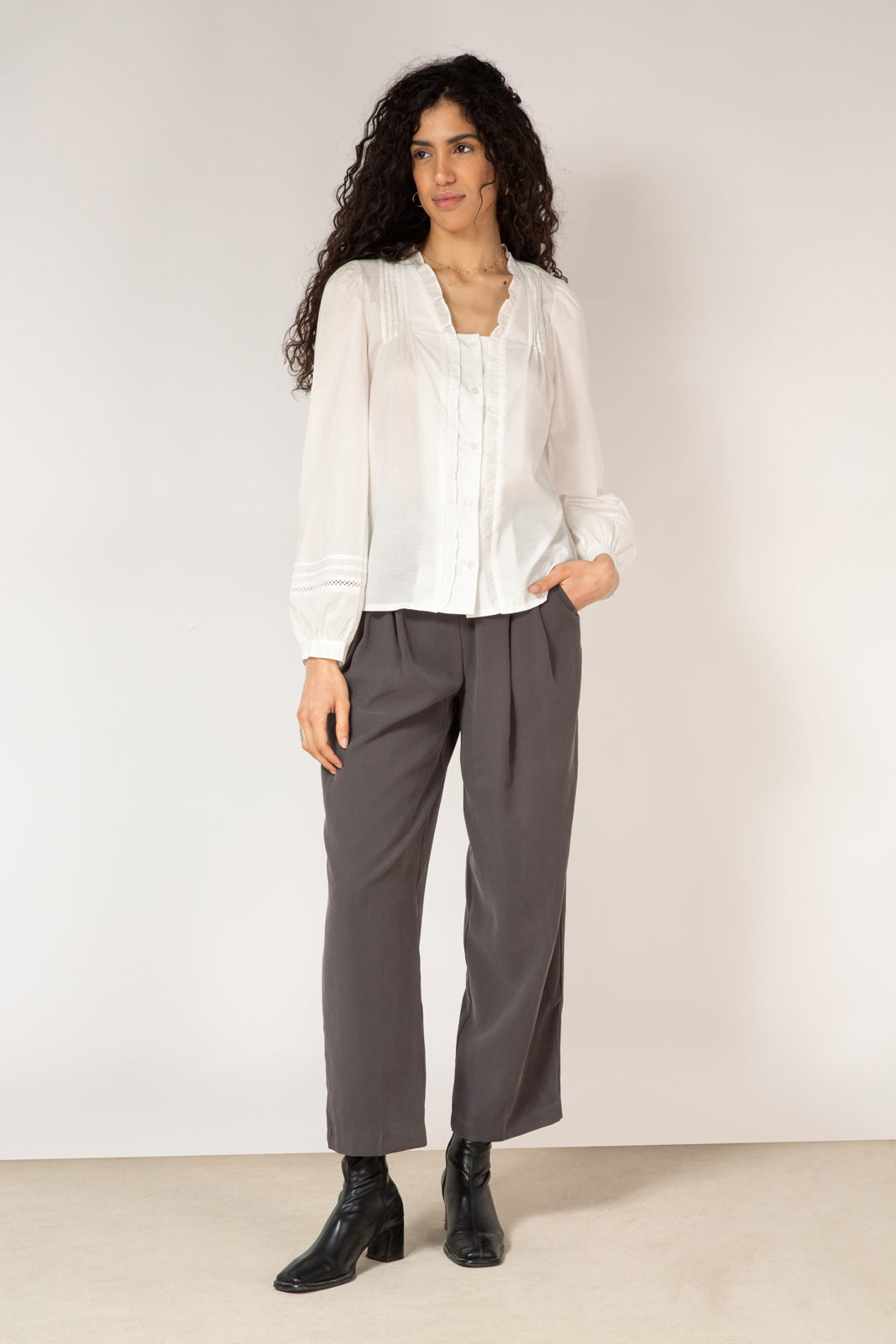 White ruffle trim blouse_3